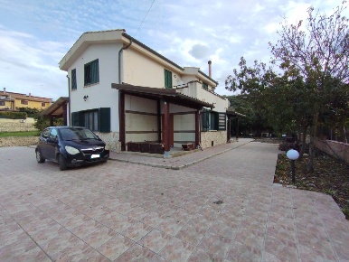 Foto Villa unifamiliare a Licata di 205 m² con 6 locali in vendita