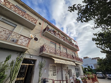 Foto Appartamento in Via Avigliano 2, Sciacca Centro di 130 m² con 6 locali