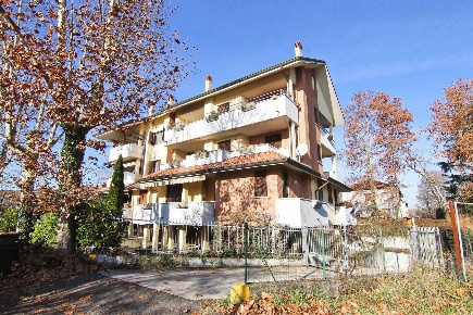 Foto Appartamento in Via Robolotti 11, Cesano Maderno di 85 m² con 3 locali