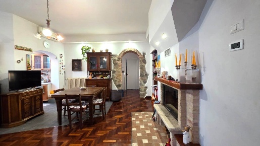 Foto Appartamento a Viterbo Pilastro di 96 m² con 3 locali in vendita