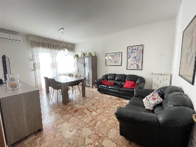 Foto Appartamento a Chioggia Borgo San Giovanni di 110 m² con 6 locali