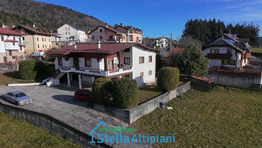 Foto Villa unifamiliare in via Capovilla, Rotzo Centro di 270 m² in vendita