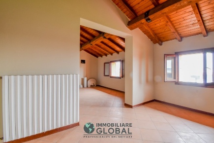 Foto Appartamento in via cesare battisti, Castellarano Roteglia di 111 m²