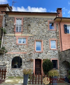 Foto Rustico in VIA SERRALTA. LOCALITA' TARIA DI MONTEDIVALLI, Podenzana