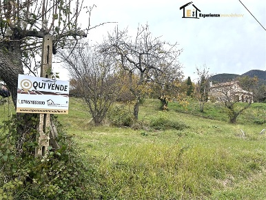 Foto Terreno edificabile in Località Querceto, Casperia di 1590 m²
