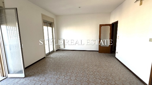 Foto Appartamento in viale teracati, Siracusa di 141 m² con 6 locali