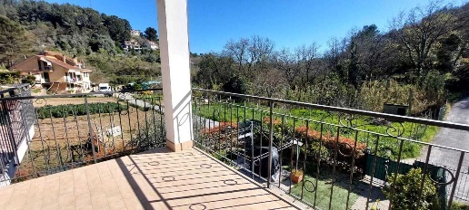 Foto Appartamento in Strada Montegrazie, Imperia Caramagna di 70 m²