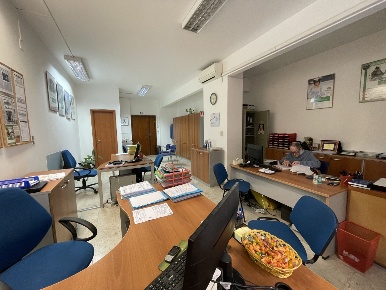 Foto Ufficio in Via Cantore 35, Genova Sampierdarena di 54 m² con 2 locali