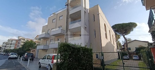 Foto Appartamento in VIA CAPOLINO, Minturno di 120 m² con 6 locali