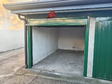 Foto Box in VIA Antonio moretti 1, Brembate Centro di 11 m² in vendita