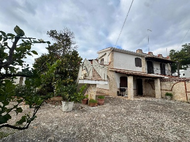 Foto Villa unifamiliare in Via TONNI 2, Leporano Leporano Marina di 126 m²