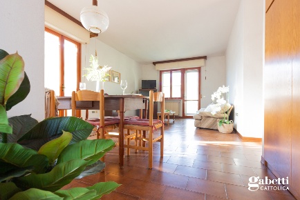 Foto Appartamento in Via Donizetti 15, Cattolica di 151 m² con 6 locali