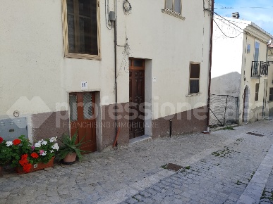 Foto Casa indipendente in Via Vittorio Emanuele Terzo 13, di 113 m²