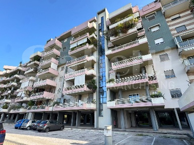 Foto Appartamento in Fratelli De Filippo, Bari Carbonara di Bari di 130 m²