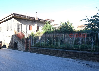 Foto Casa indipendente in Via Tenente bruno Lombardi 129, Centro di 220 m²