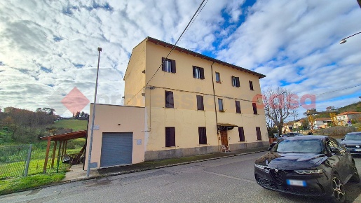 Foto Appartamento in Viale della Stazione 8, Volterra Centro di 75 m²