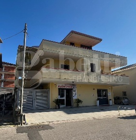 Foto Appartamento in Enrico De Nicola, Calvi Risorta di 100 m² con 4 locali