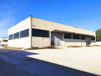 Foto Capannone industriale in Via Vincenzo Gioberti 262, Foggia di 850 m²