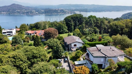 Foto Villa singola in VERBANO, Arona Centro di 250 m² con 4 locali