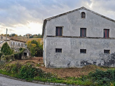 Foto Casa indipendente in Via SAN PIETRO 0, Monte Roberto di 250 m²