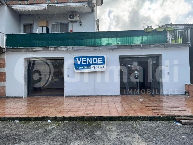Foto Negozio in Corso italia 389-391, Quarto di 100 m² con 2 locali