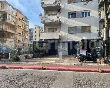 Foto Negozio in Viale Piemonte 46, Palermo Notarbartolo - Sciuti di 95 m²
