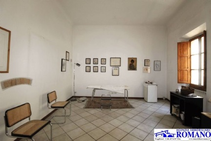 Foto Appartamento a Poggibonsi Centro di 195 m² con 7 locali in vendita