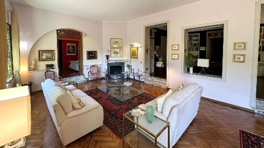 Foto Appartamento a Firenze Fortini di 280 m² con 8 locali in vendita