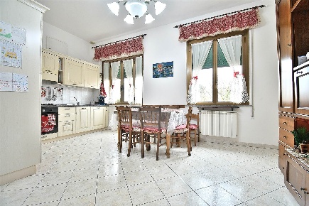 Foto Appartamento in Via Mameli, Siena Cavour - Mentana di 89 m² in vendita