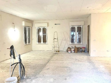 Foto Ufficio a Siena Fuori Porta Tufi di 80 m² con 3 locali in vendita