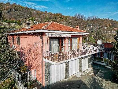 Foto Casa indipendente in largo europa 29, Pavone Canavese Centro di 161 m²