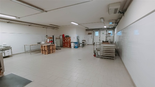 Foto Magazzino a Scarperia e San Piero Scarperia di 915 m² con 10 locali