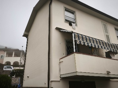 Foto Case semi ndipendenti a Rosignano Marittimo di 95 m² con 4 locali