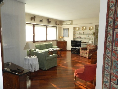 Foto Attico in via Cantù 5, Monza San Biagio di 183 m² con 5 locali