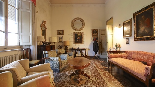 Foto Appartamento a Lucca San Concordio di 300 m² con 10 locali in vendita