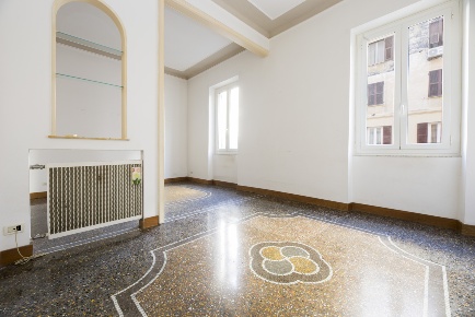 Foto Appartamento in Via Tortosa, Genova Marassi di 145 m² con 8 locali