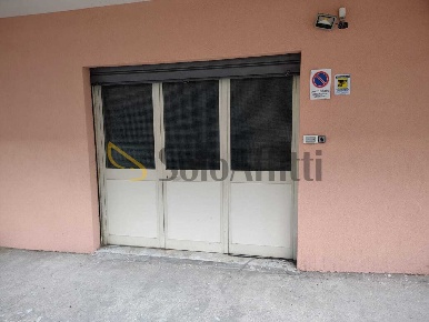 Foto Posti auto in Via Ipponio, Reggio di Calabria Ferrovieri - Stadio