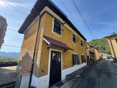 Foto Case semi ndipendenti a Pontremoli di 120 m² con 5 locali in vendita