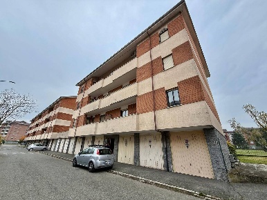 Foto Appartamento a Alessandria Cristo di 102 m² con 6 locali in vendita