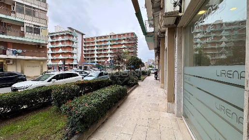 Foto Locale commerciale in VIA SENATORE DI GIOVANNI, Siracusa di 90 m²