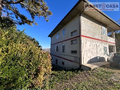 Foto Casa indipendente in via roma, Castel di Lama di 330 m² con 8 locali