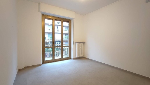 Foto Appartamento in Via Desenzano, Milano Gambara di 65 m² con 2 locali