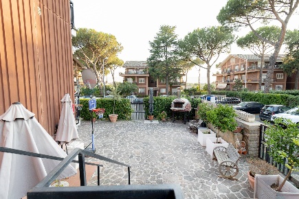 Foto Appartamento in via Gravina di Puglia, Roma Torre Gaia di 129 m²