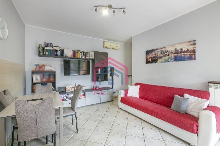 Foto Appartamento in VIALE DELLE ARTI, Pomezia di 71 m² con 3 locali