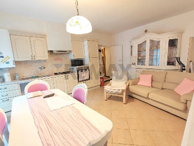 Foto Appartamento in Via della Chiesa, Caravate di 80 m² con 3 locali