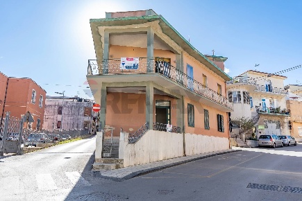 Foto Appartamento in via iblea, Melilli Centro di 140 m² con 5 locali
