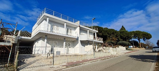 Foto Villa a schiera in via vascello, Tortoreto Centro di 135 m² in vendita