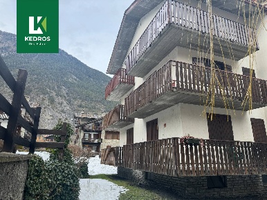 Foto Appartamento in Via Don Bougeat, Morgex Centro di 55 m² con 2 locali