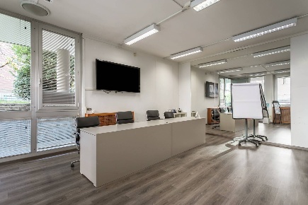 Foto Locale commerciale in Via San Benedetto, Bergamo Centro di 102 m²