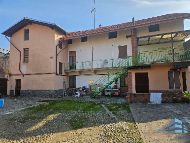 Foto Villa bifamiliare in via monsignor cracchi  22, Landiona di 300 m²